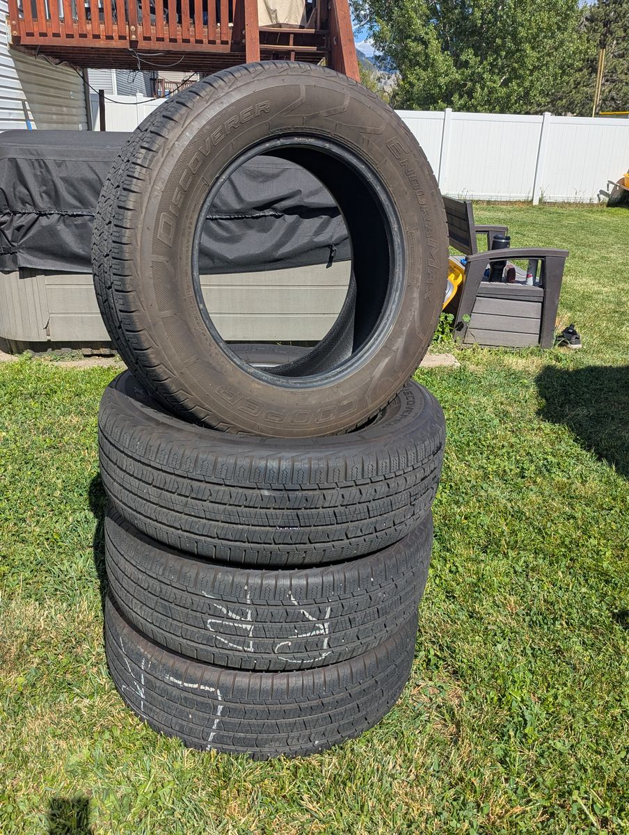 Cooper Discoverer 235/65/17 235/65/r17 Set of 4 tires.
