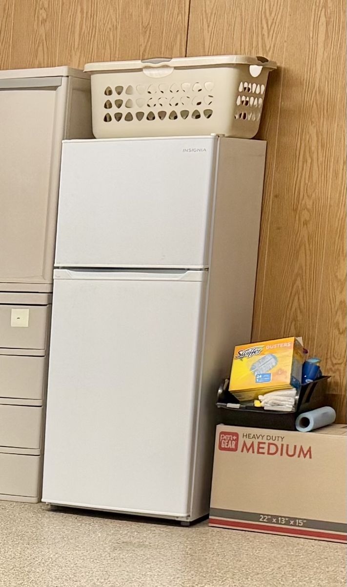 Insignia Compact Refrigerator White - Used Mini Fridge with Top Freezer