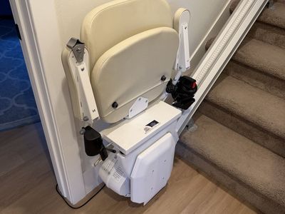 Stair/Chair lift by Ameriglide
