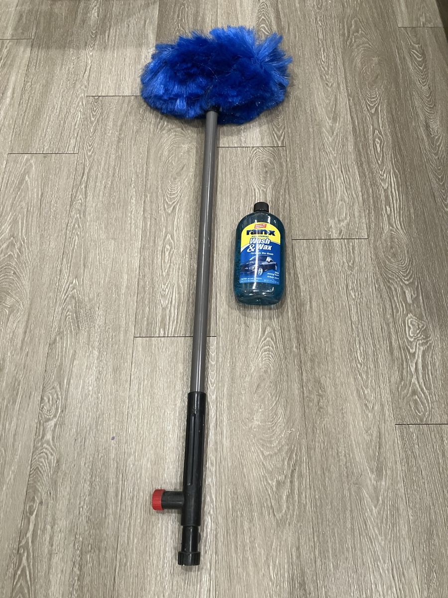 Car Wash Long Telescoping Handle Brush & Detergent with on of switch
