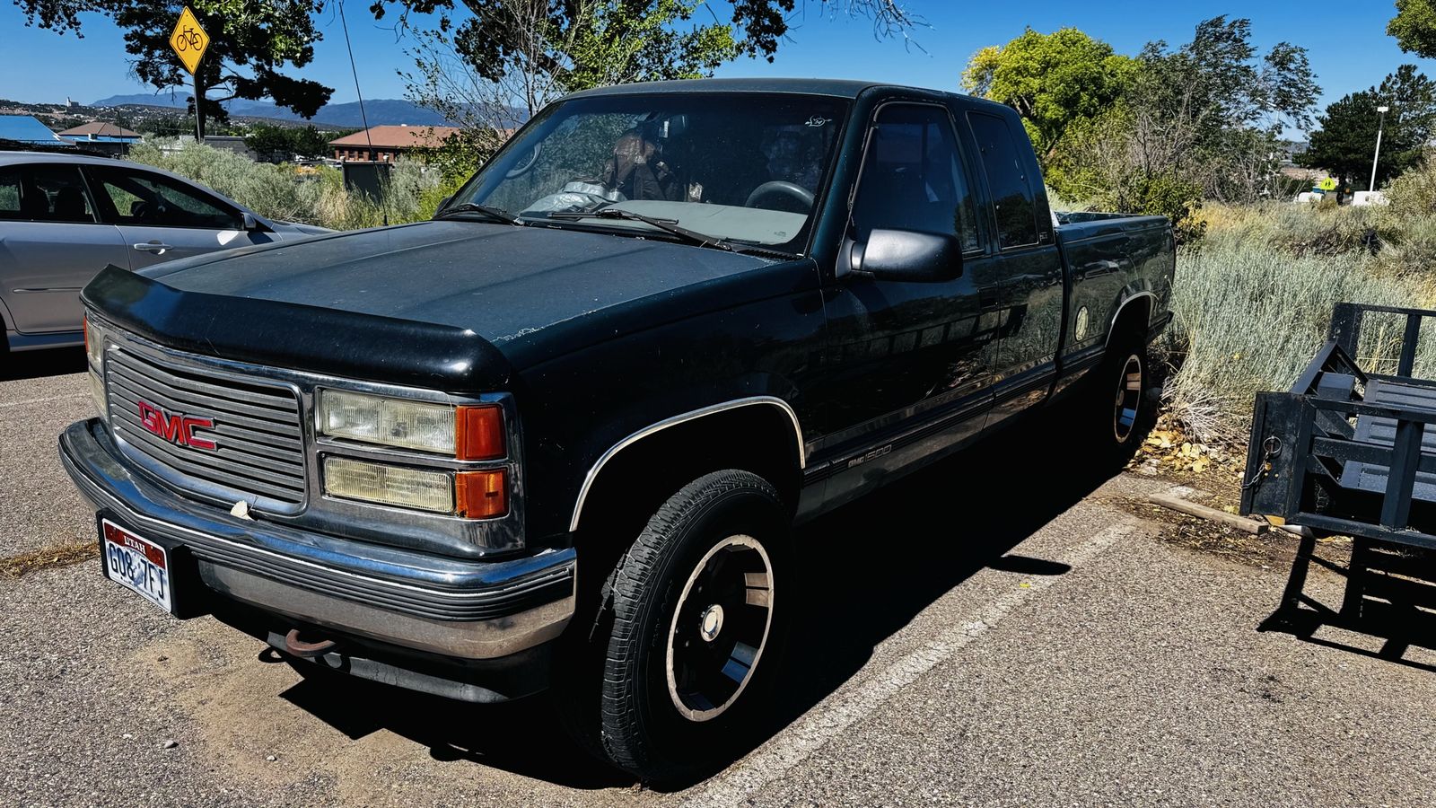GMC C/K 1500 Extended Cab Pickup Truck - Dark Green