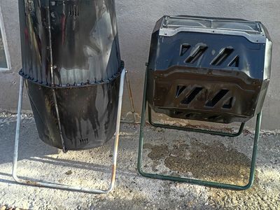 Compost tumbler