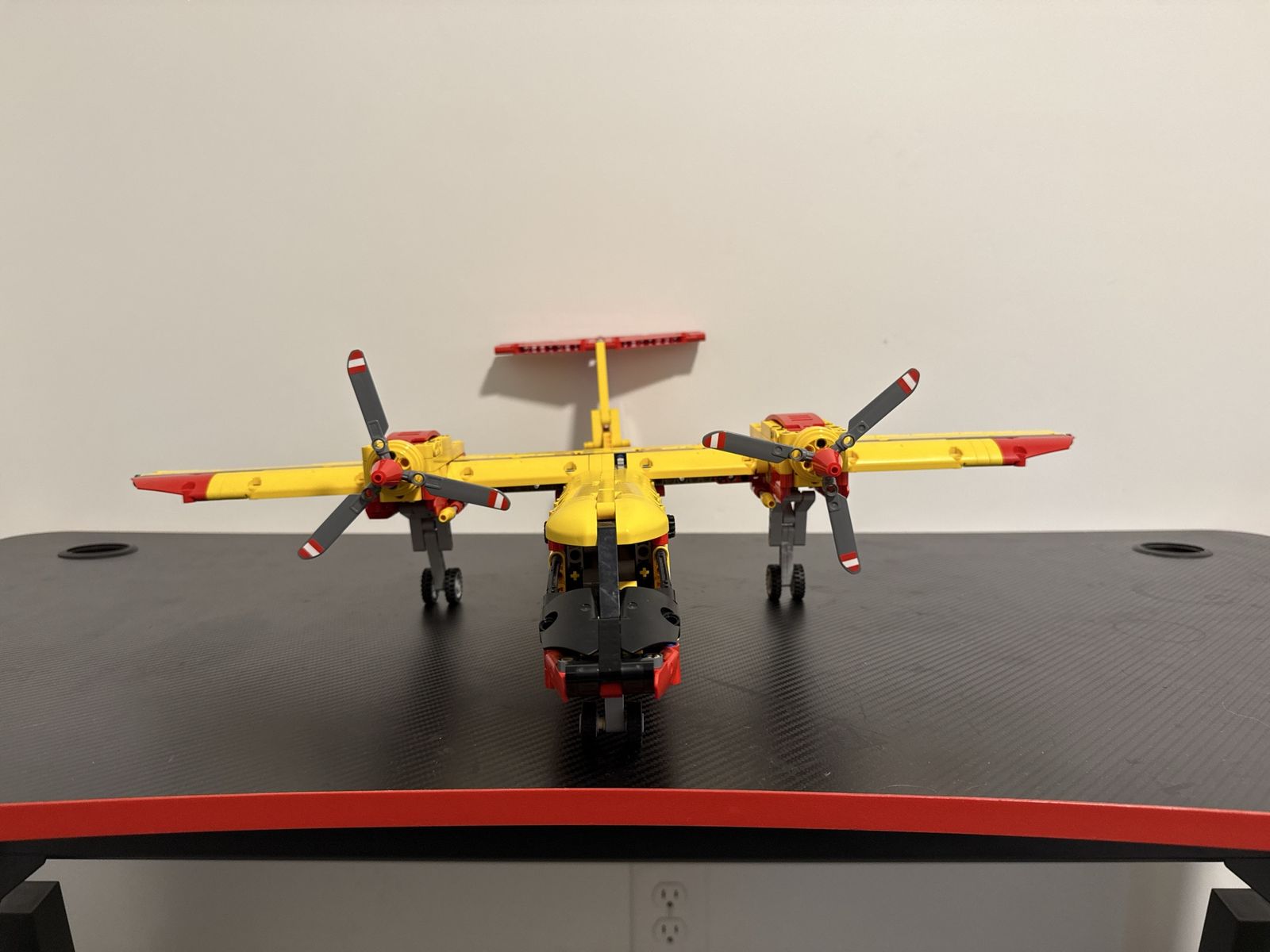 Main image 3