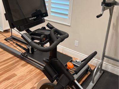 NordicTrack Commercial S22i Studio Cycle – 22" HD Screen – Excellent Condition