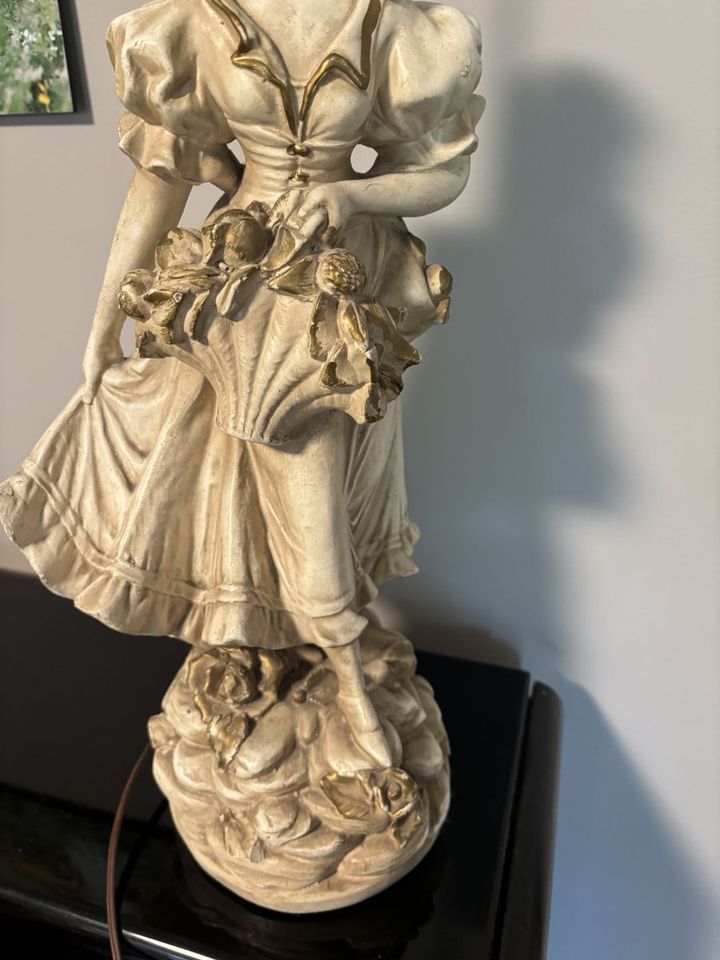 Main image 7