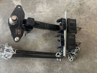 CURT 10K lbs Weight Distribution Hitch WDH