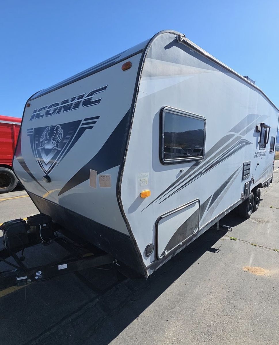 2019 Iconic Travel Trailer Bumper Pull Toy Hauler  14ft garage! $12,500