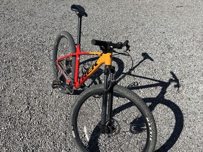 Trek MTB Medium mountain bike bicycle Marlin 7