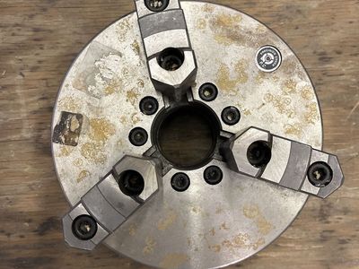 Lathe chuck