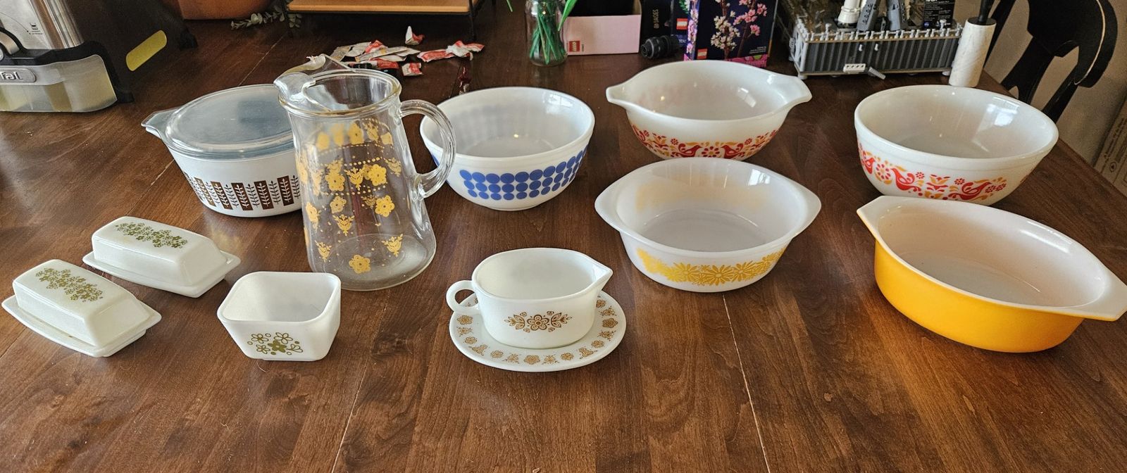 Pyrex Bowls & Dishes