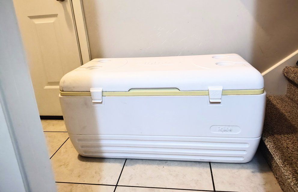 igloo MaxCold Cooler 150 qt