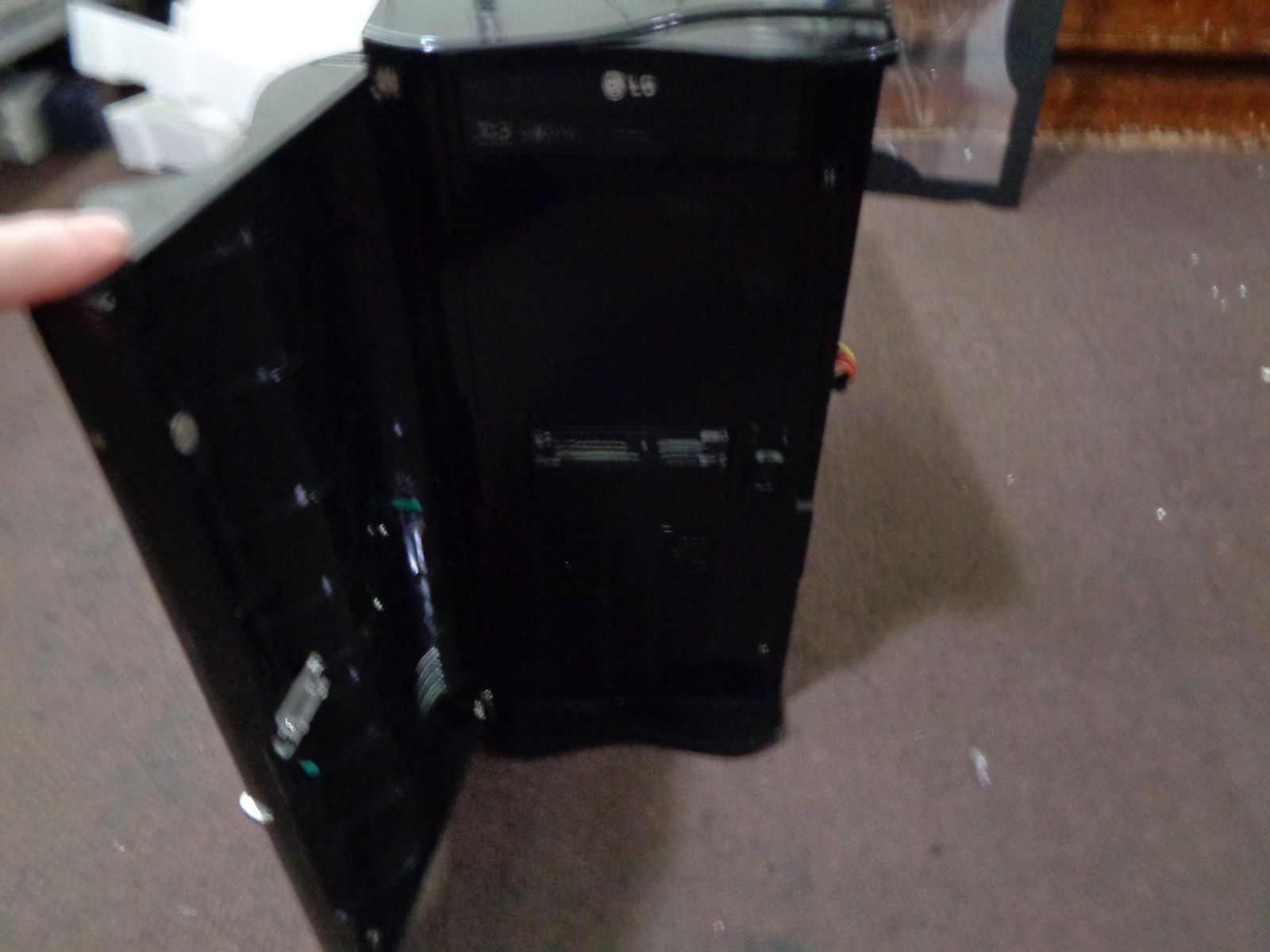 Awesome Vintage Computer, ATX W/AMD Phenom, AMD RX 550 4GB, Thermaltake Case.