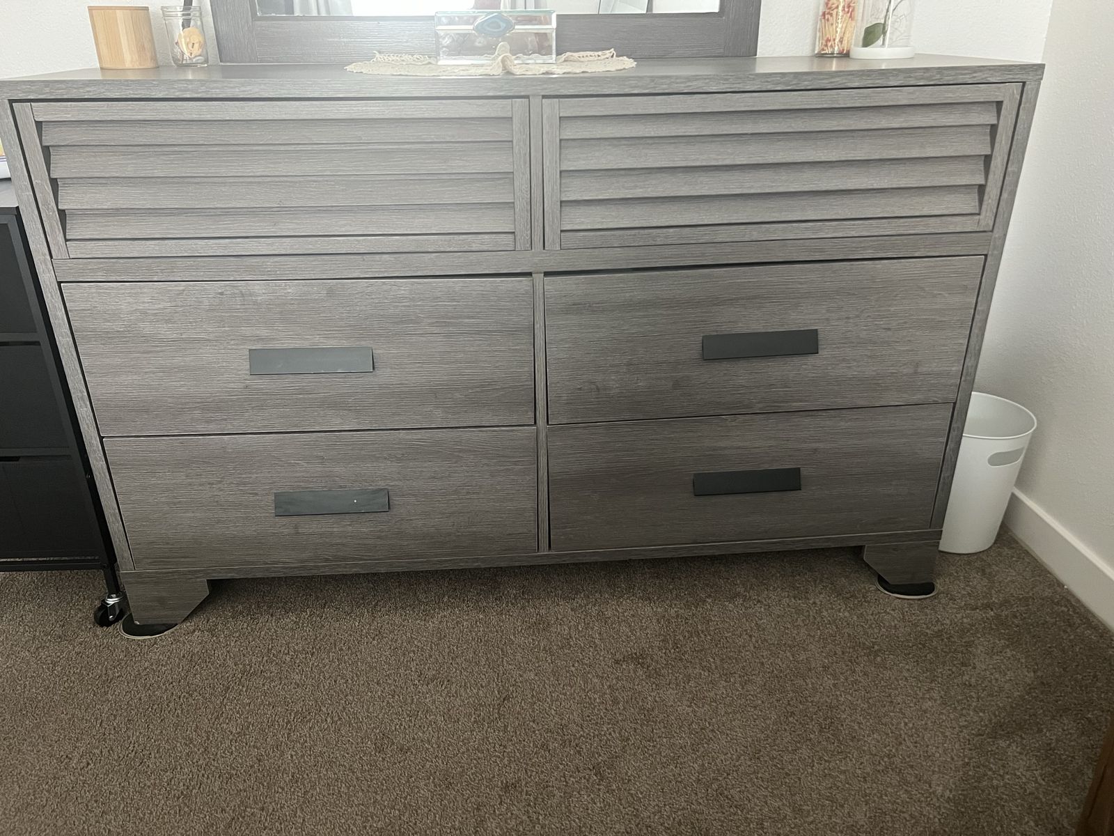 Modern Gray 6-Drawer Dresser with Slatted Top Drawers 