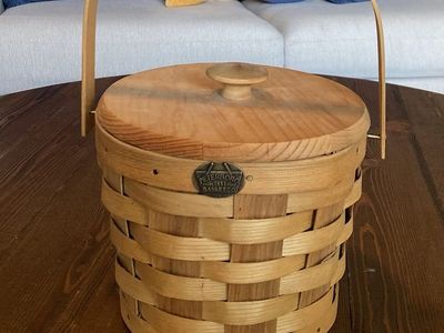 Peterboro Basket Co Woven Wooden Ice Bucket with Lid and Plastic Insert