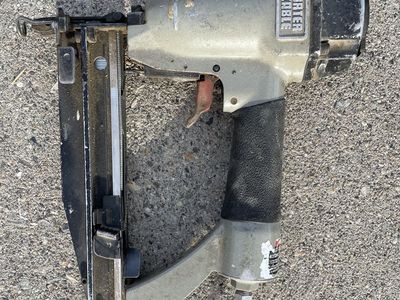 Pneumatic Nail Gun Porter Cablr 16- Gauge