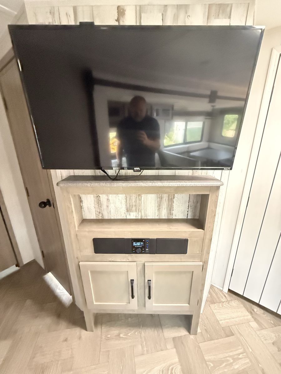 Main image 13