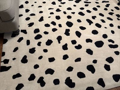 Artistic Weavers Wool Rug For Sale