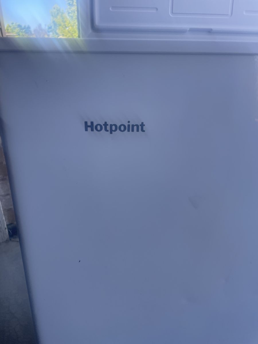 Hotpoint White Chest Freezer - Compact & Efficient Food Storage Solution