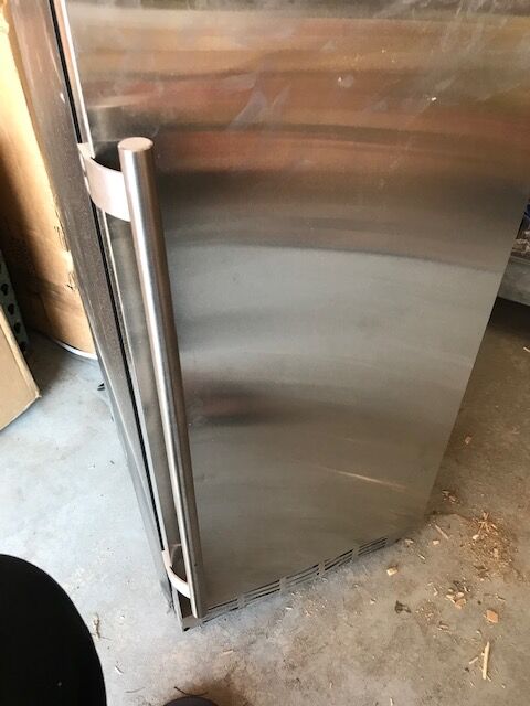 * Edgestar Undercounter Ice Maker Crescent Ice