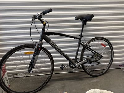 Infinity Boss Three Hybrid Bike