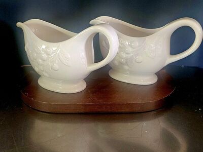 Set 2 (NEW)Vntg BETTER HOMES & GARDEN Gravy Boats