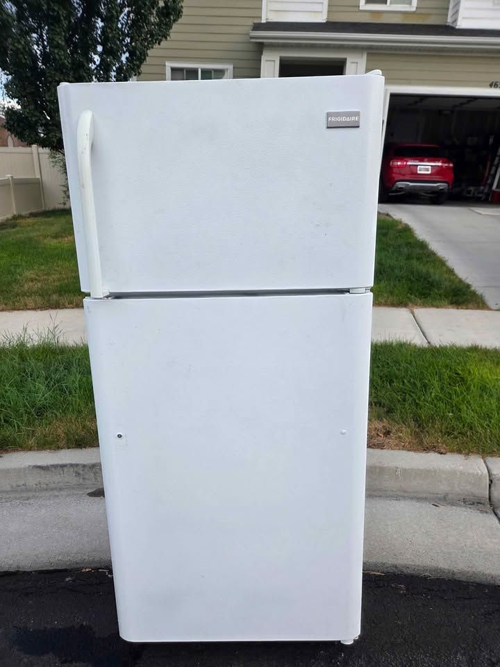 Frigidaire Fridge Freezer