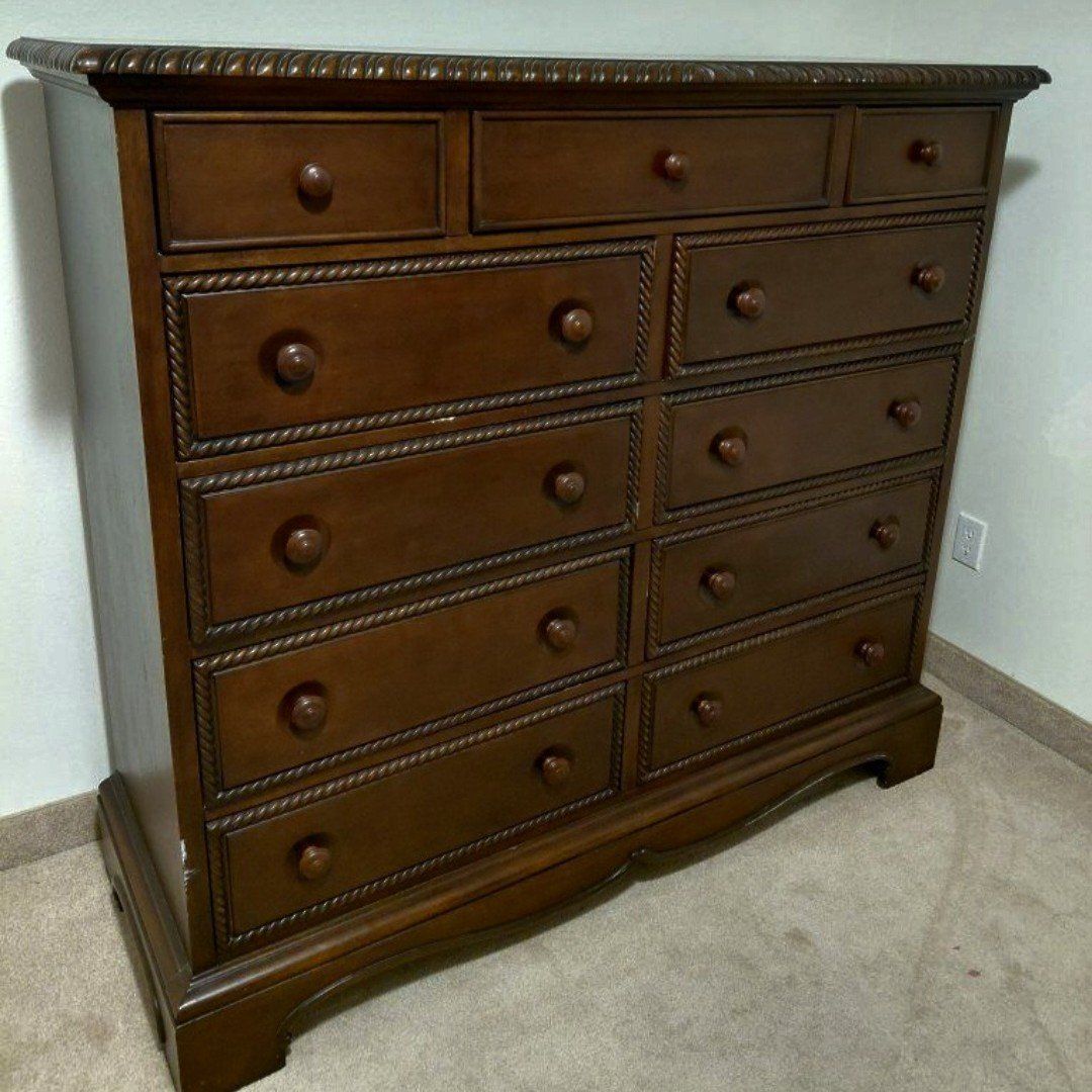 Dresser Cherry 11 Drawers