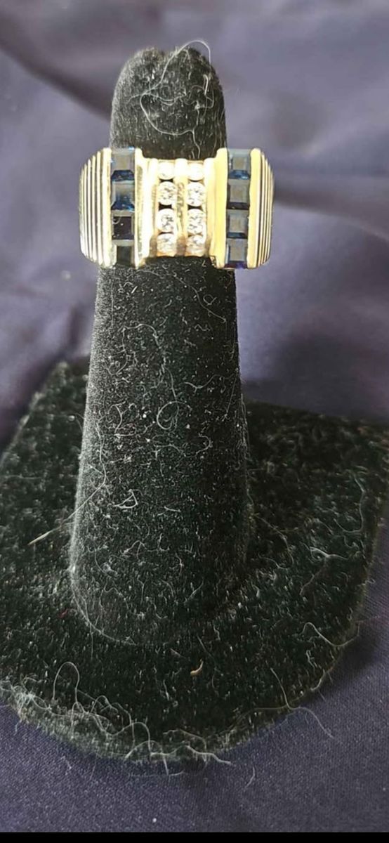 Natural blue sapphire and diamond ring