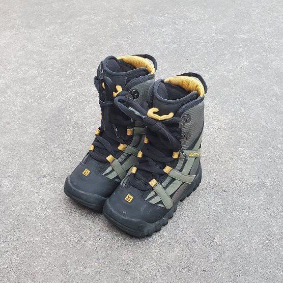 Kids/Boys JR Burton Size 11-12 Snowboard Boots