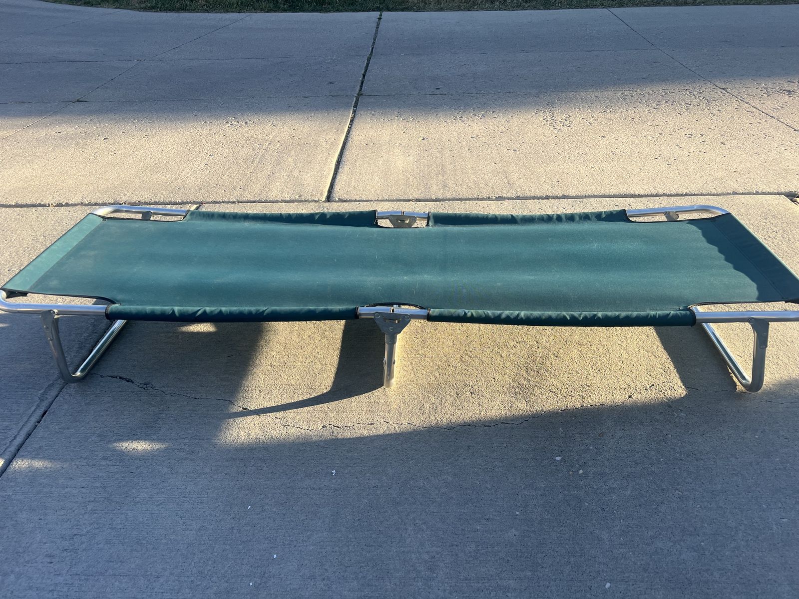 Coleman Green Aluminum Frame Folding Camping.