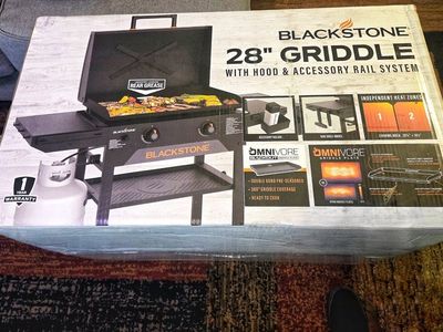 Blackstone 28” Omnivore Griddle.
bbq grill.