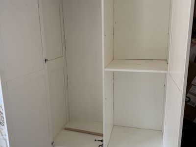 Storage cabinet