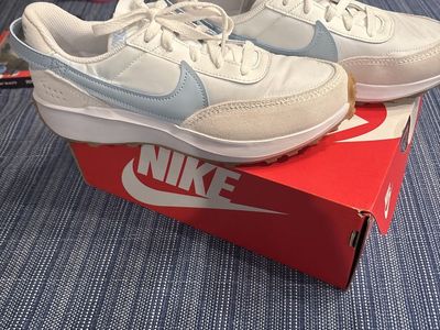 Nike Waffle Debut white & light blue size 8