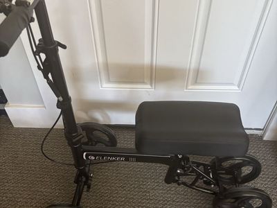 Knee scooter
