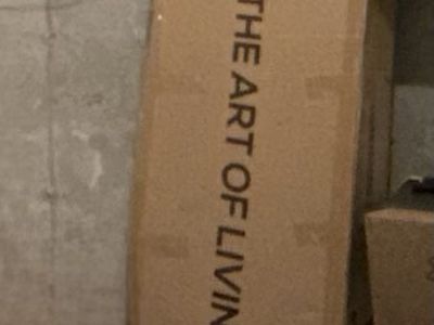 Queen bed - Brand : the art of living - unopened