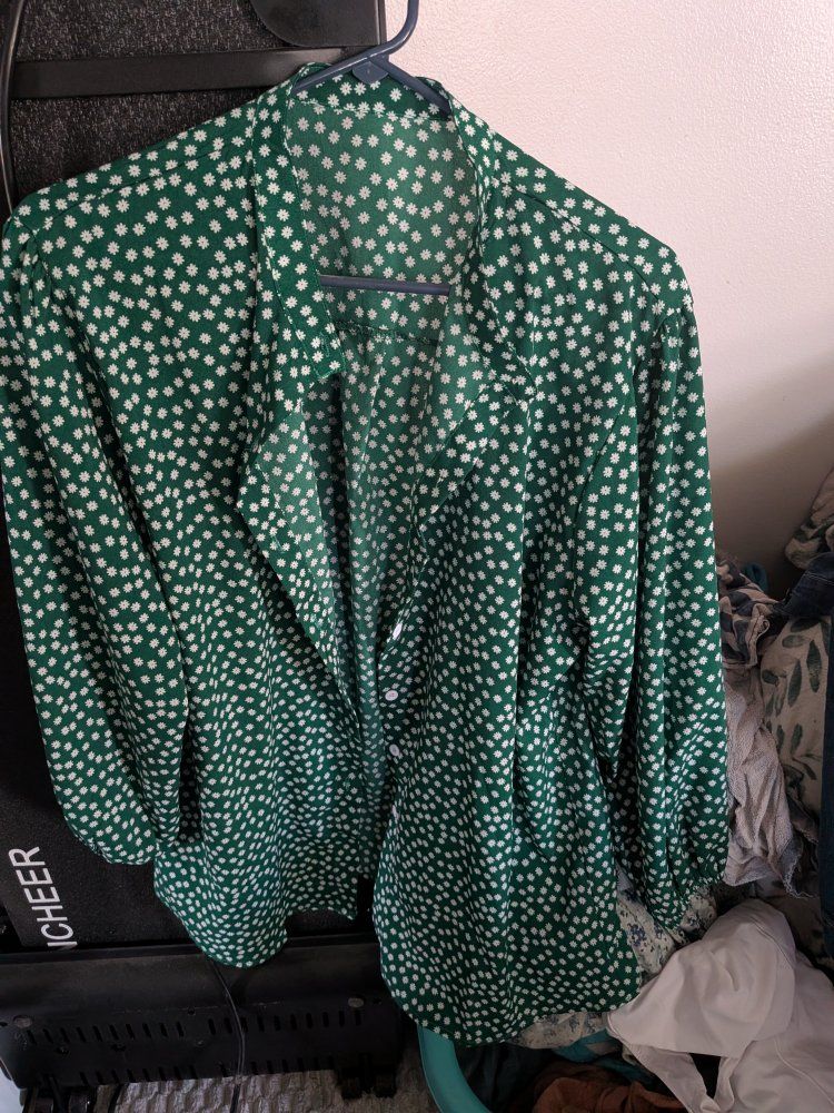 green daisy blouse