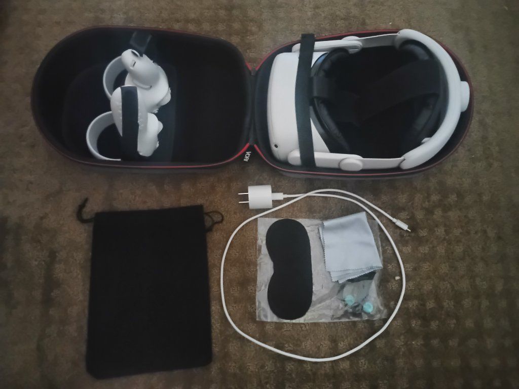 64GB Quest 2 W/ Accessories