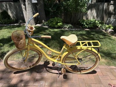 Huffy women’s cruiser