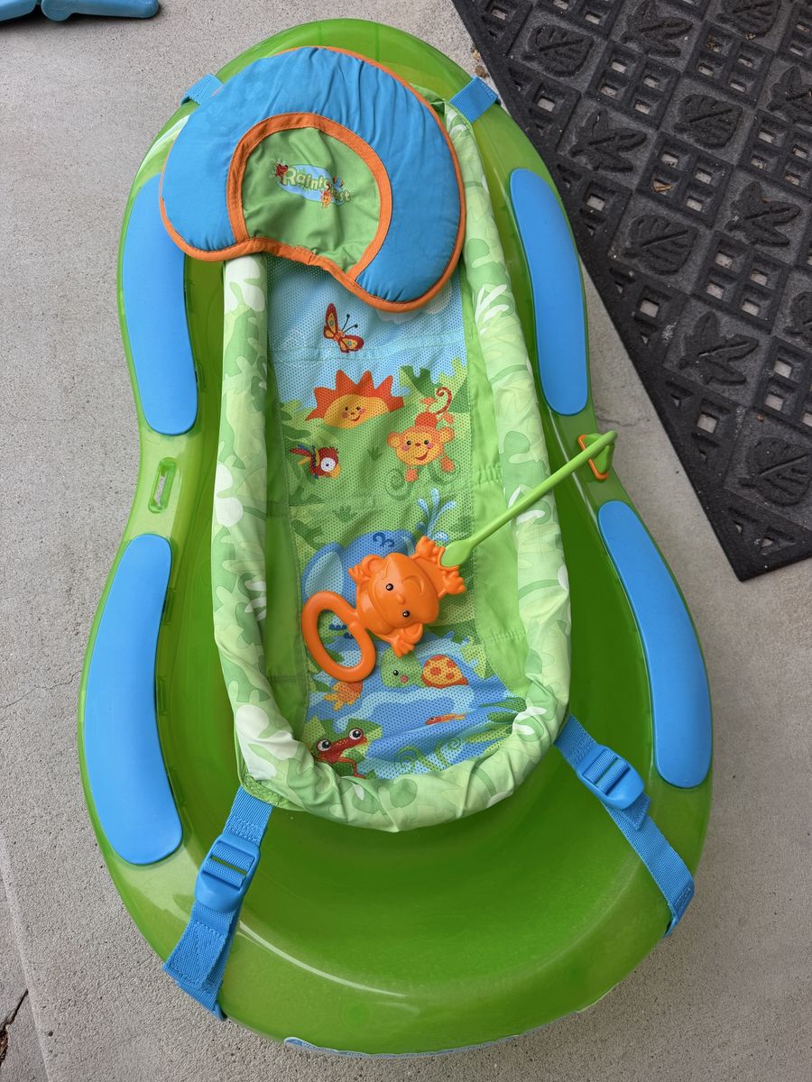 Fisher-Price Rainforest Baby Bathtub Infant to Toddler Tub with Sling & Toys