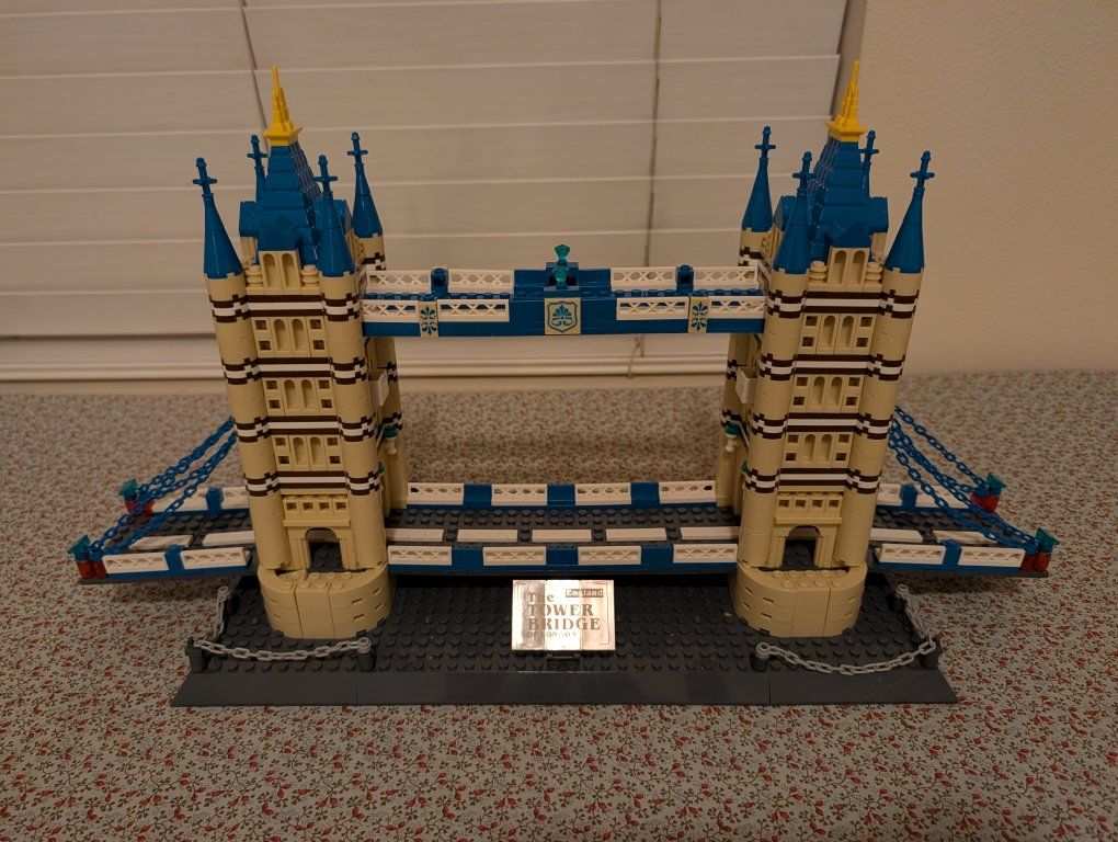 Knock off LEGO Tower Bridge of London
