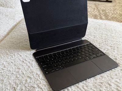 iPad Pro 13 Inch Magic Keyboard