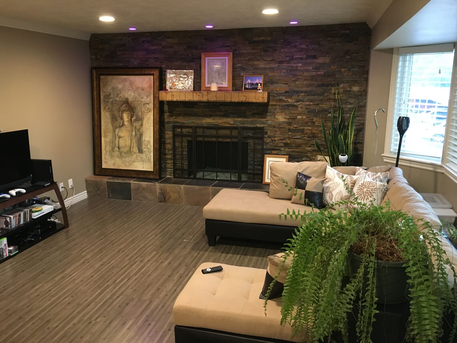 SELLER FINANCE – Stylish 2 Bed / 2 Bath Condo in Holladay