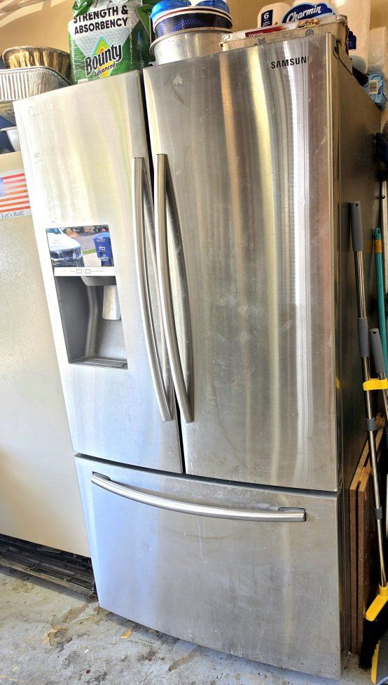 Samsung RF28HFDTS French Door Refrigerator - Stainless Steel, 28 cu. ft., Ice Maker