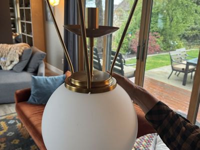 2 pendant lights
