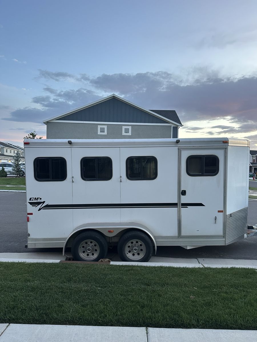 Aluminum 3 horse tall wall slant cm horse trailer with tack room and drop down windows