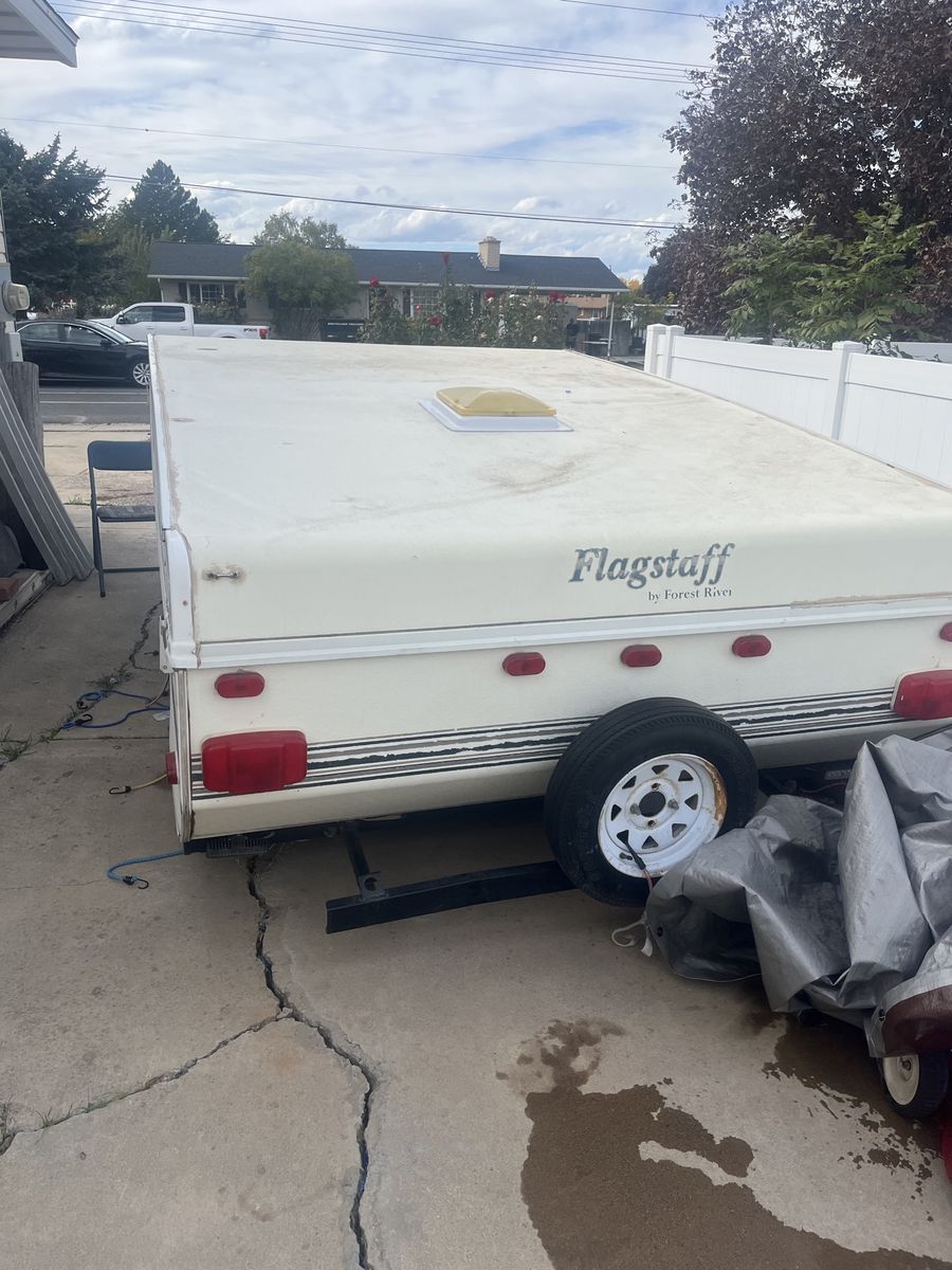 Tent trailer