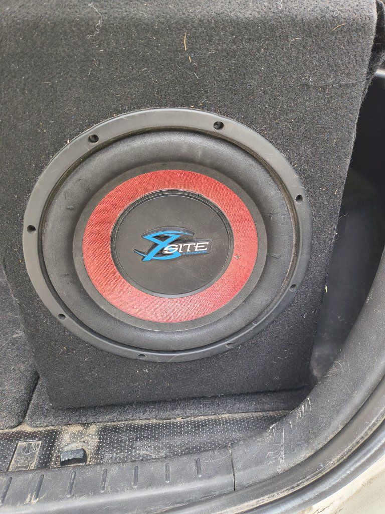 Xsite Subwoofer in Enclosure - Powerful Bass for Your Car Audio System