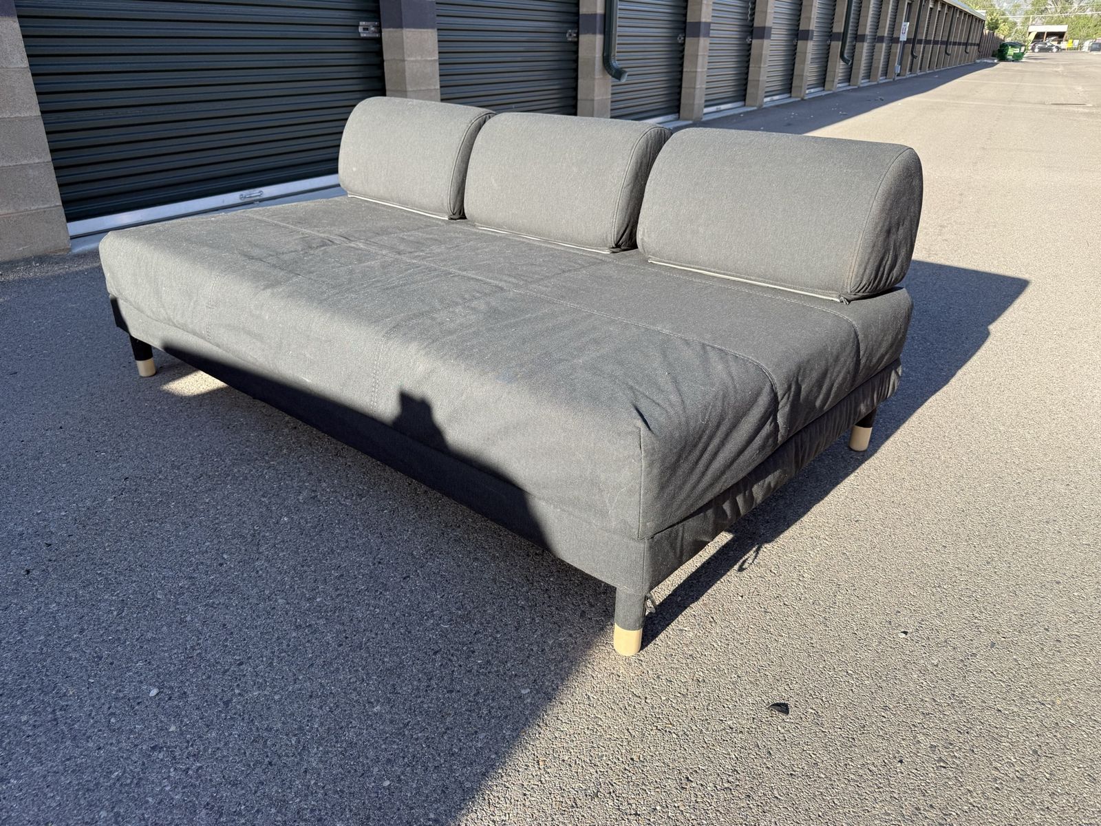 Comfy daybed -Will Deliver