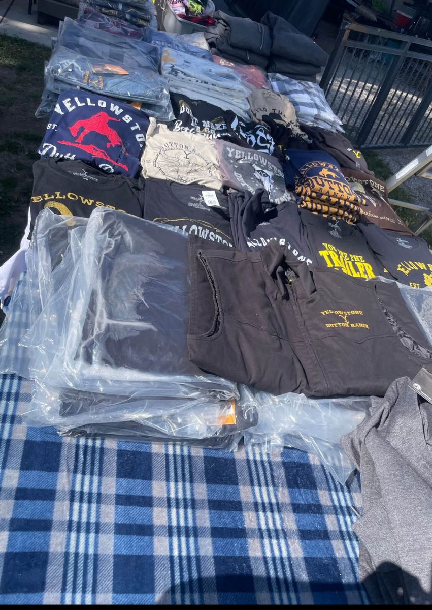 Yard sale 884w 100 s Orem