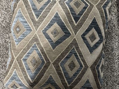 10 Modern pillows from RCWilley.